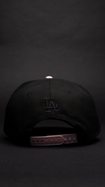 NEW ERA 9FIFTY A-FRAME BLACK/PINK LOS ANGELES DODGERS JAPANESE SCRIPT W/ WORLD SERIES CHAMPIONS SIDE PATCH