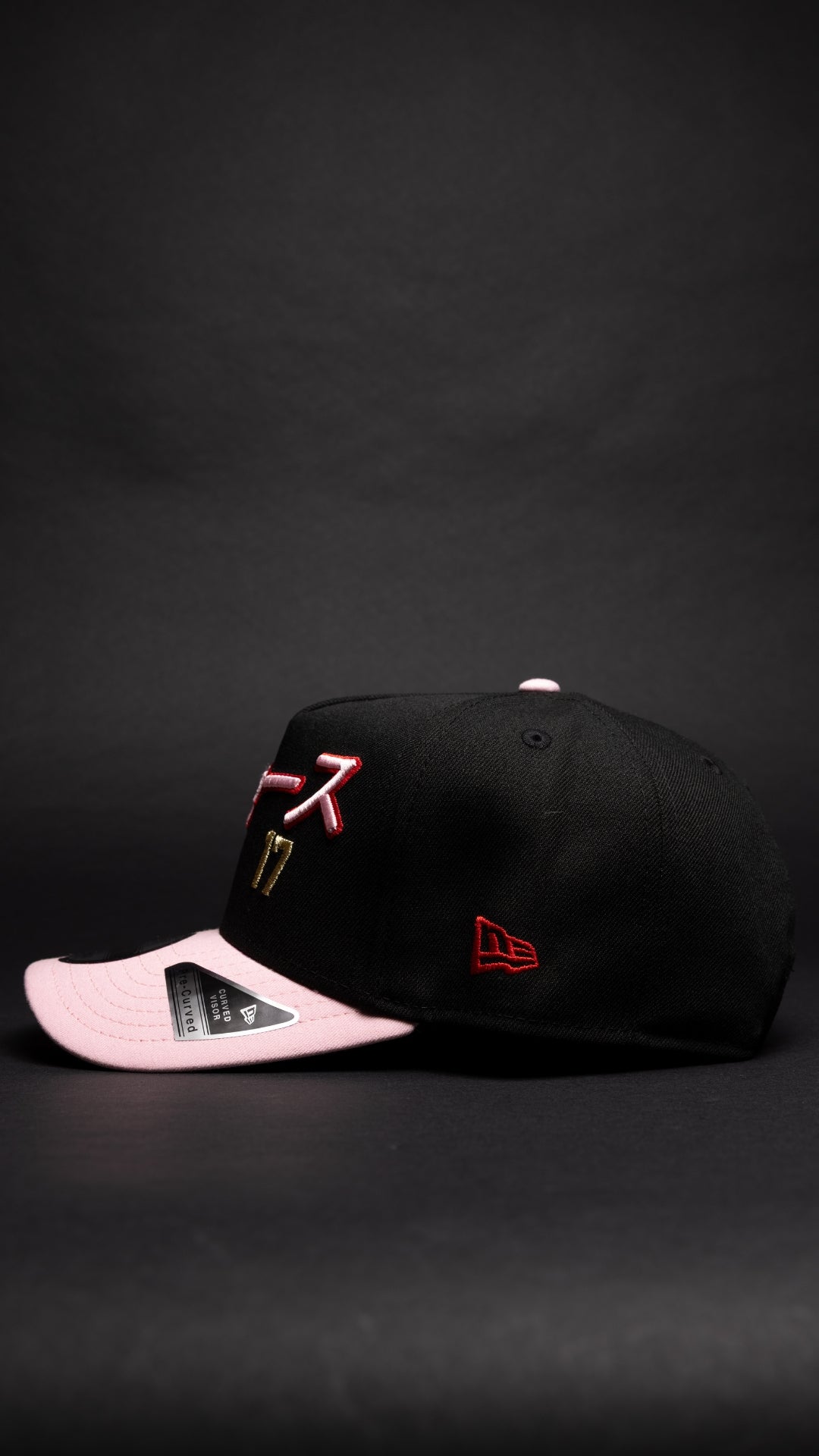 NEW ERA 9FIFTY A-FRAME BLACK/PINK LOS ANGELES DODGERS JAPANESE SCRIPT W/ WORLD SERIES CHAMPIONS SIDE PATCH