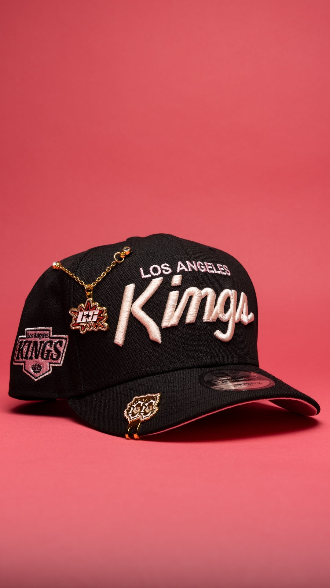 NEW ERA EXCLUSIVE 9FIFTY BLACK LOS ANGELES KINGS SCRIPT SNAPBACK W/ "KINGS" LOGO SIDE PATCH