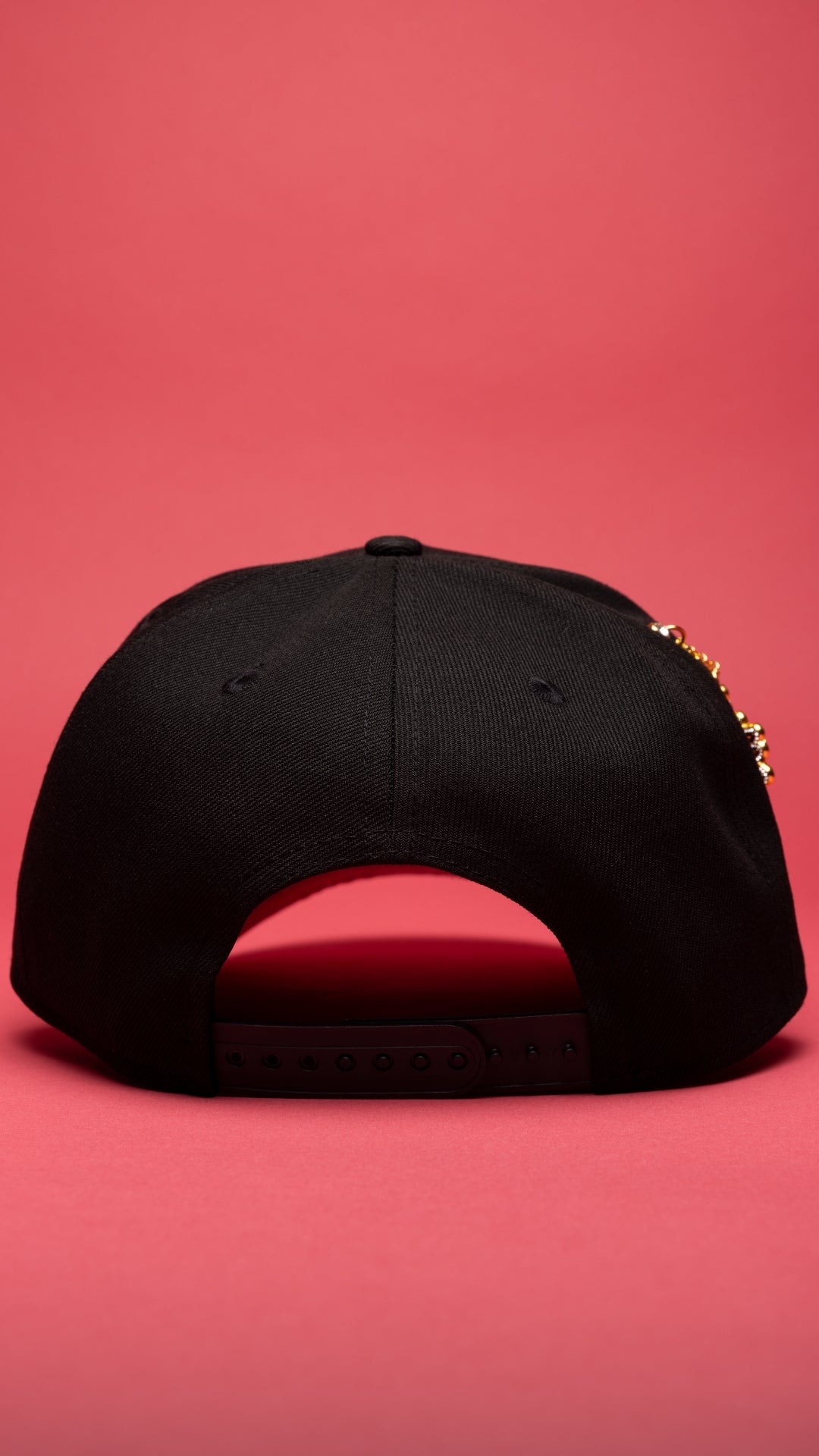 NEW ERA EXCLUSIVE 9FIFTY BLACK LOS ANGELES KINGS SCRIPT SNAPBACK W/ "KINGS" LOGO SIDE PATCH