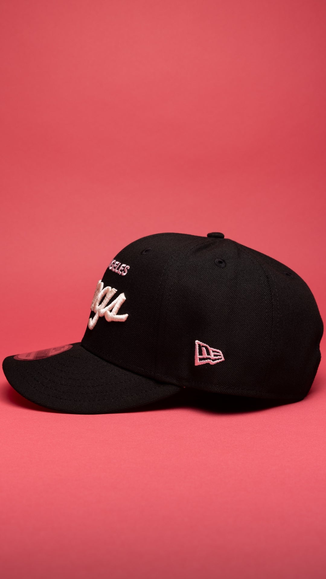 NEW ERA EXCLUSIVE 9FIFTY BLACK LOS ANGELES KINGS SCRIPT SNAPBACK W/ "KINGS" LOGO SIDE PATCH