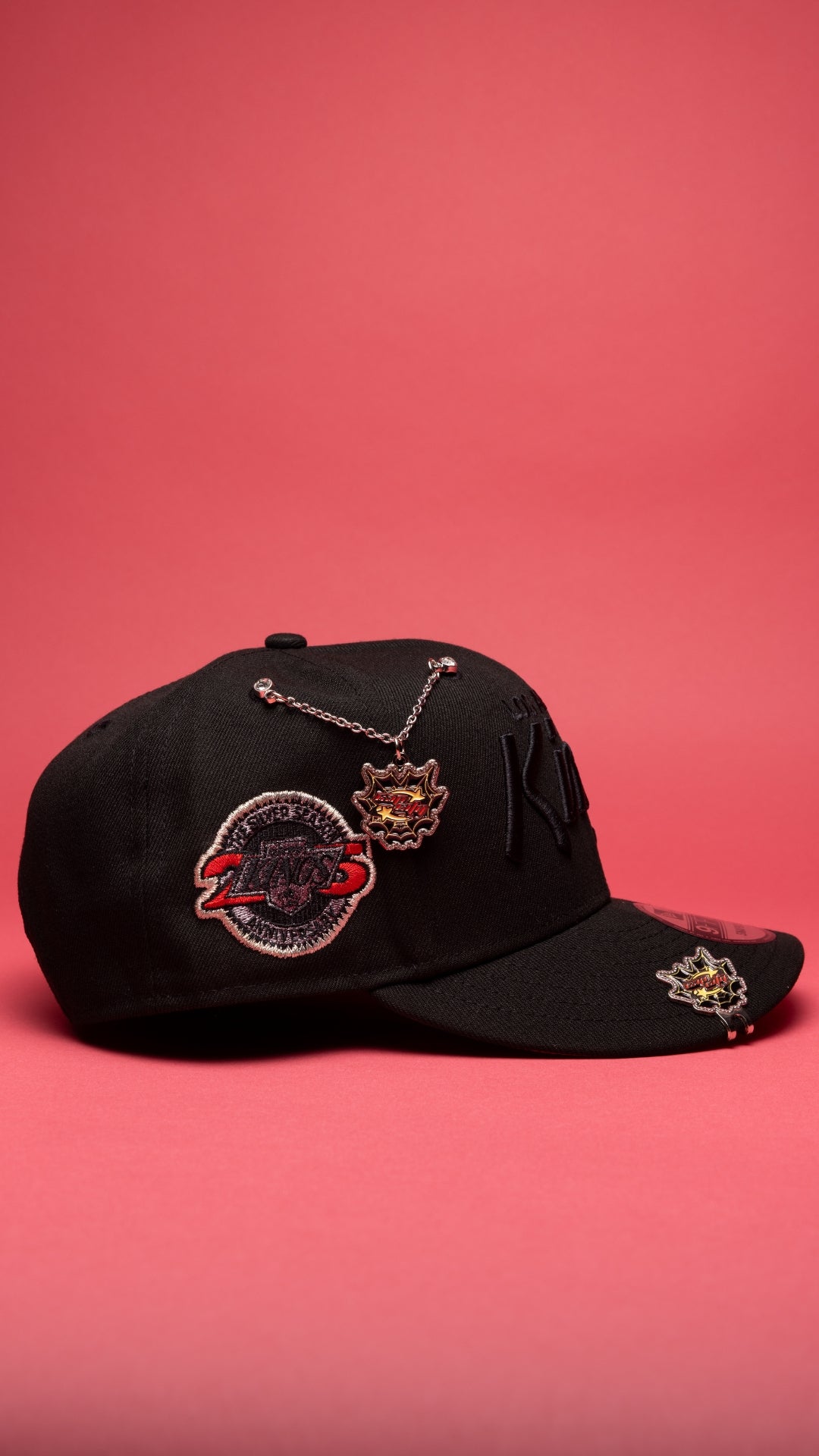NEW ERA EXCLUSIVE 9FIFTY BLACKED OUT LOS ANGELES KINGS SCRIPT SNAPBACK W/ 25TH ANNIVERSARY SIDE PATCH