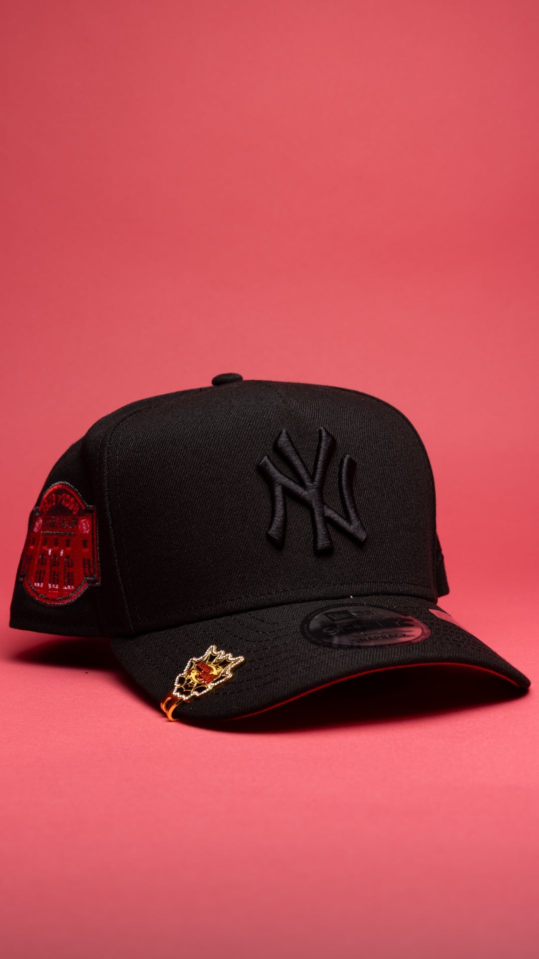 NEW ERA 9FIFTY A-FRAME BLACKED OUT NEW YORK YANKEES SNAPBACK W/ YANKEE STADIUM SIDE PATCH