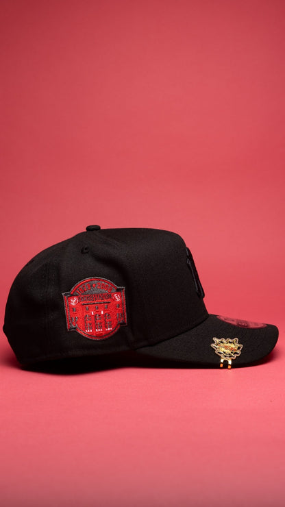 NEW ERA 9FIFTY A-FRAME BLACKED OUT NEW YORK YANKEES SNAPBACK W/ YANKEE STADIUM SIDE PATCH