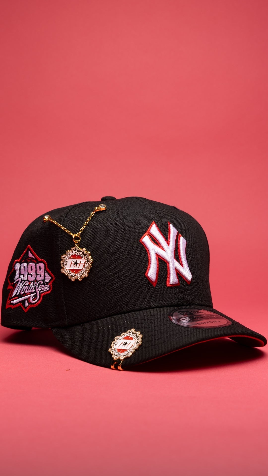 NEW ERA EXCLUSIVE 9FIFTY BLACK NEW YORK YANKEES SNAPBACK W/ 1999 WORLD SERIES SIDE PATCH