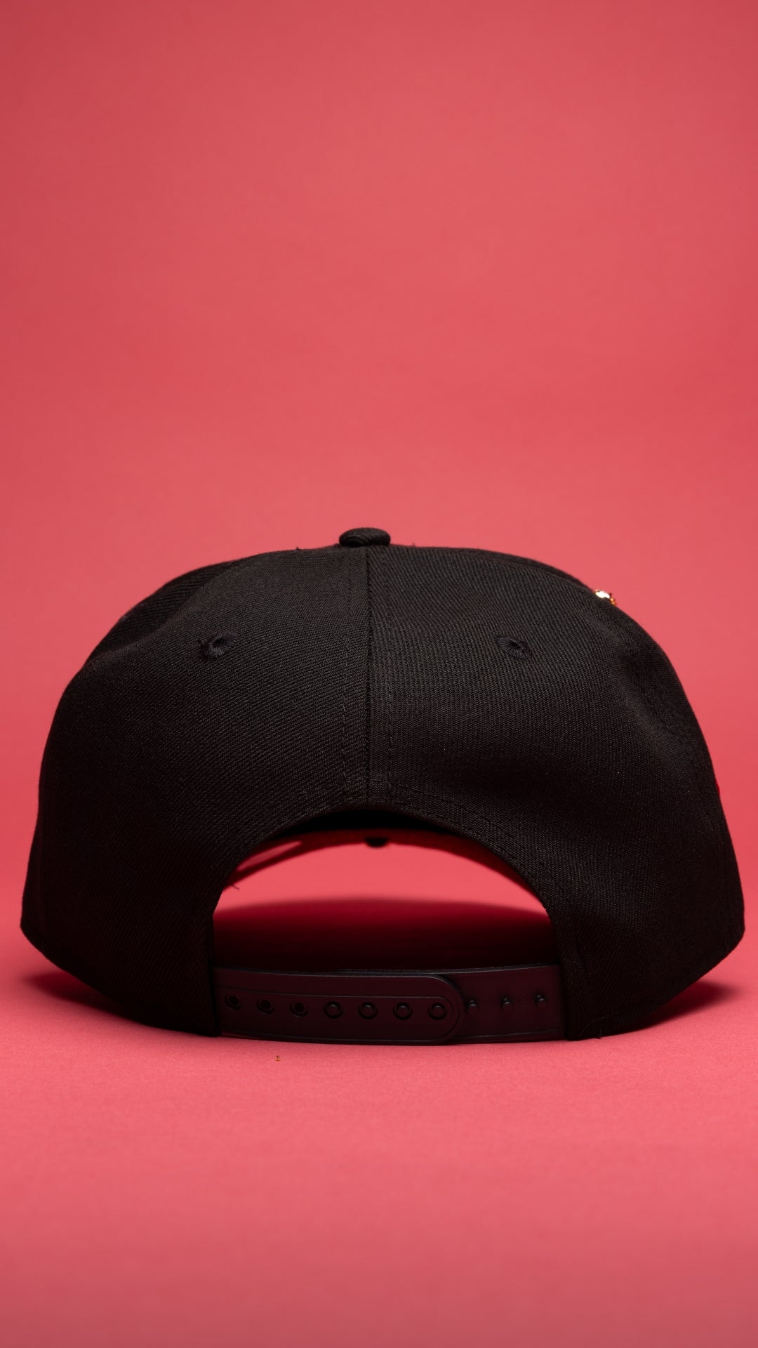 NEW ERA EXCLUSIVE 9FIFTY BLACK NEW YORK YANKEES SNAPBACK W/ 1999 WORLD SERIES SIDE PATCH