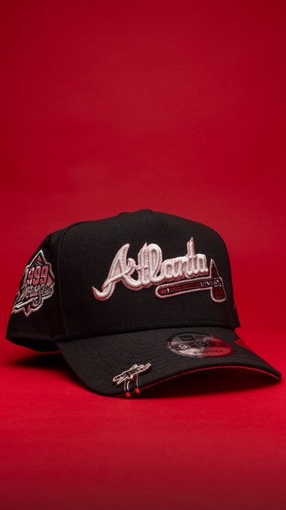 NEW ERA 9FIFTY A-FRAME BLACK ATLANTA BRAVES SCRIPT SNAPBACK W/ 1999 WORLD SERIES SIDE PATCH