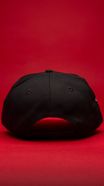 NEW ERA 9FIFTY A-FRAME BLACK ATLANTA BRAVES SCRIPT SNAPBACK W/ 1999 WORLD SERIES SIDE PATCH