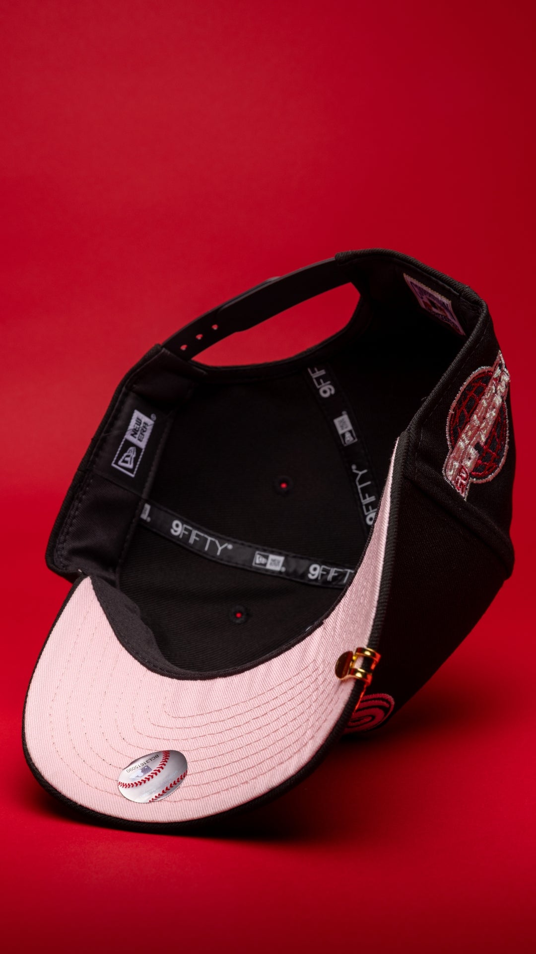 NEW ERA 9FIFTY A-FRAME BLACK CHICAGO WHITE SOX SNAPBACK W/ 2005 WORLD SERIES SIDE PATCH