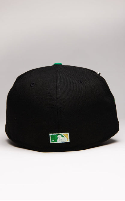 NEW ERA EXCLUSIVE 59FIFTY BLACK/PURPLE CHICAGO CUBS W/ TOKYO SERIES SIDE PATCH