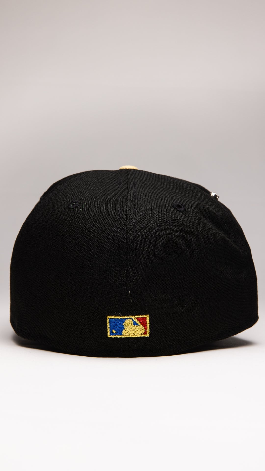NEW ERA EXCLUSIVE 59FIFTY BLACK/NAVY CHICAGO CUBS W/ TOKYO SERIES SIDE PATCH
