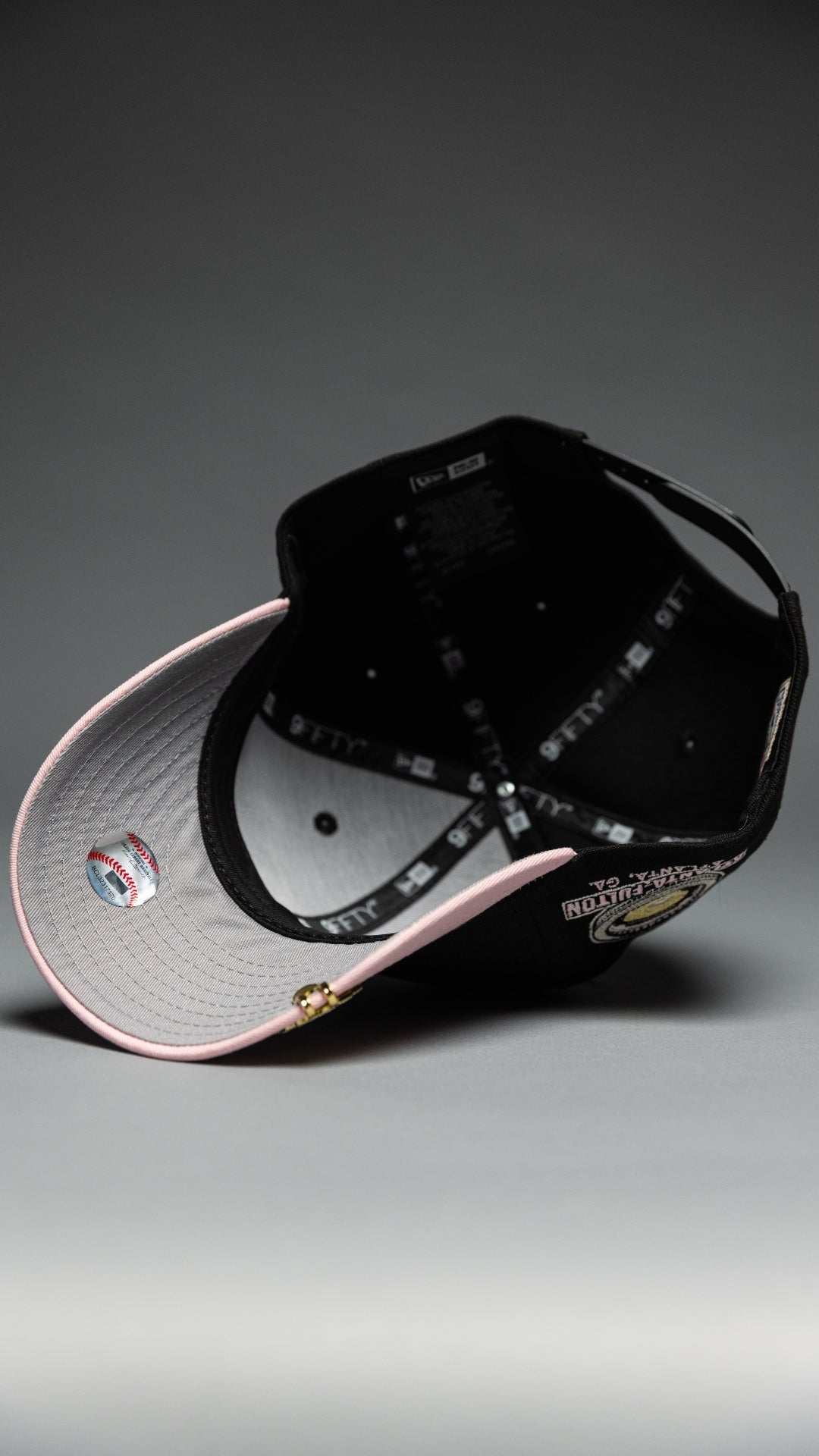NEW ERA EXCLUSIVE 9FIFTY BLACK/PINK ATLANTA BRAVES SNAPBACK W/ 2000 ALL STAR GAME SIDE PATCH