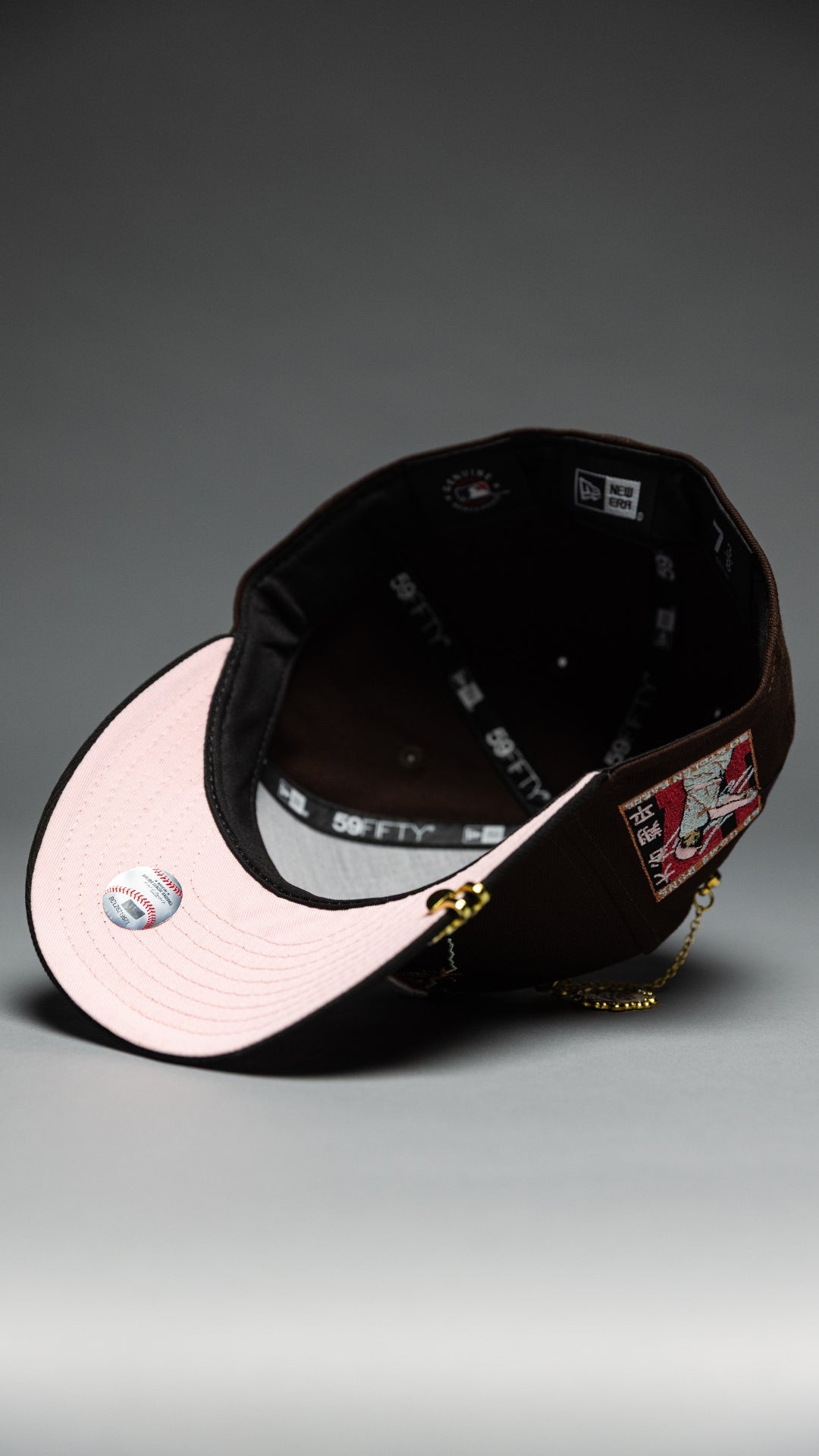 NEW ERA EXCLUSIVE 59FIFTY DARK BROWN/BLACK LOS ANGELES DODGERS W/ EMBROIDERY + SHOHEI OHTANI 50-50 CLUB SIDE PATCH