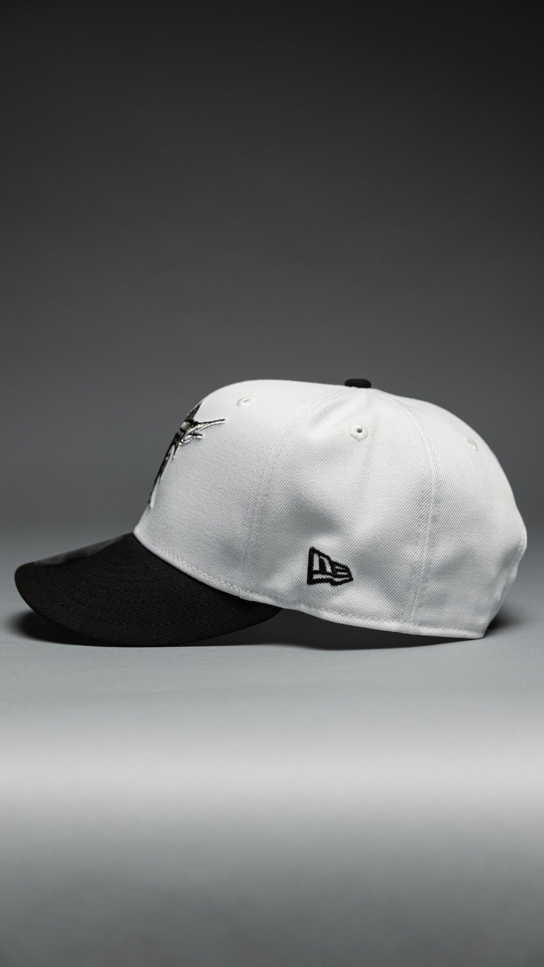 NEW ERA EXCLUSIVE 9FIFTY PEARL WHITE FLORIDA MARLINS SNAPBACK W/ 10TH ANNIVERSARY SIDE PATCH