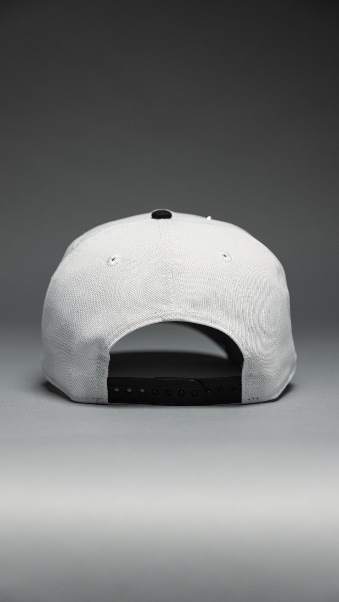 NEW ERA EXCLUSIVE 9FIFTY PEARL WHITE BALTIMORE ORIOLES SNAPBACK W/ 50TH ANNIVERSARY SIDE PATCH