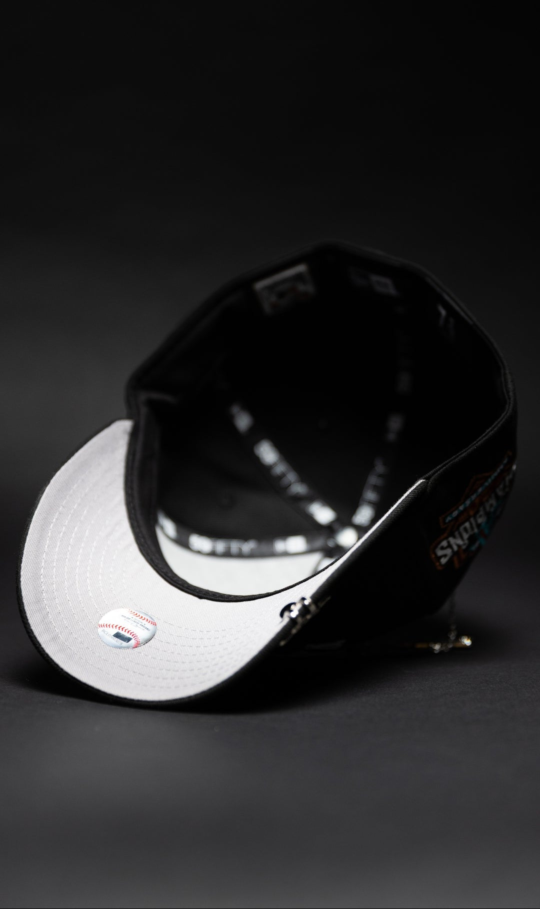 NEW ERA EXCLUSIVE 59FIFTY BLACK UPSIDE DOWN ARIZONA DIAMONDBACKS W/ WORLD CHAMPIONS SIDE PATCH