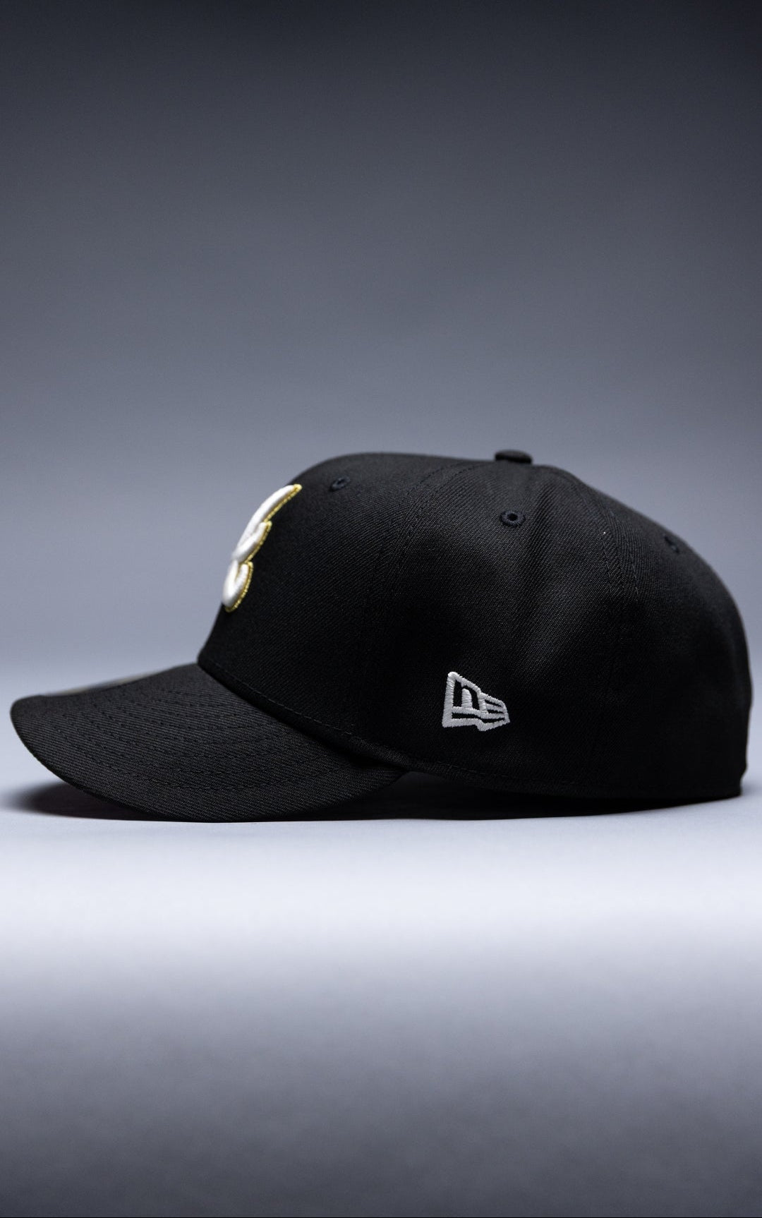 NEW ERA EXCLUSIVE 59FIFTY BLACK ATLANTA BRAVES W/ 1999 WORLD SERIES SIDE PATCH