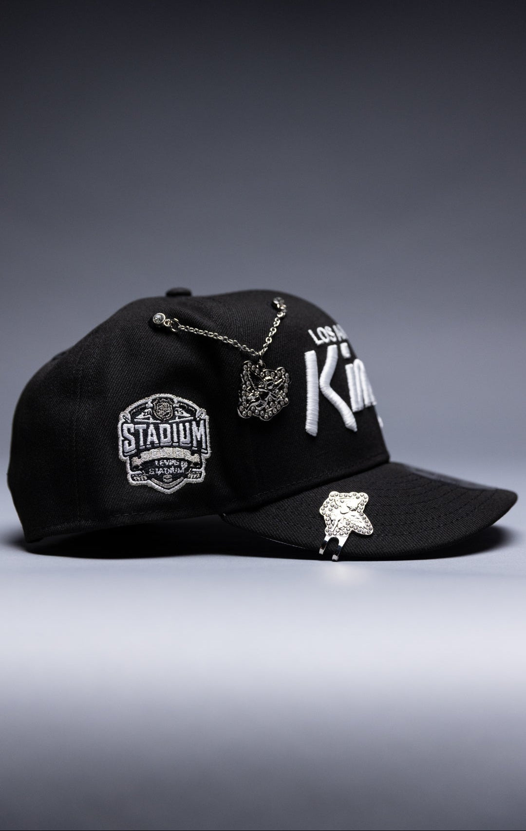 NEW ERA EXCLUSIVE 9FIFTY BLACK LOS ANGELES KINGS SCRIPT SNAPBACK W/ STADIUM SIDE PATCH