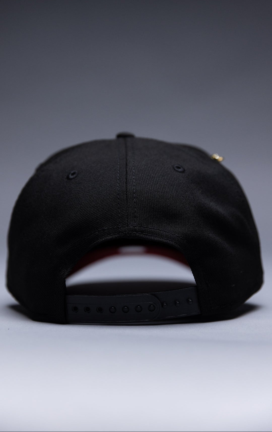 NEW ERA EXCLUSIVE 9FIFTY BLACKED OUT ANAHEIM ANGELS SNAPBACK W/ WORLD SERIES SIDE PATCH