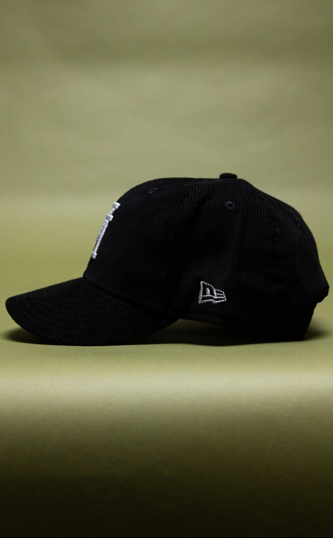 NEW ERA EXCLUSIVE 9FIFTY CORDUROY UPSIDE DOWN LOS ANGELES DODGERS SNAPBACK