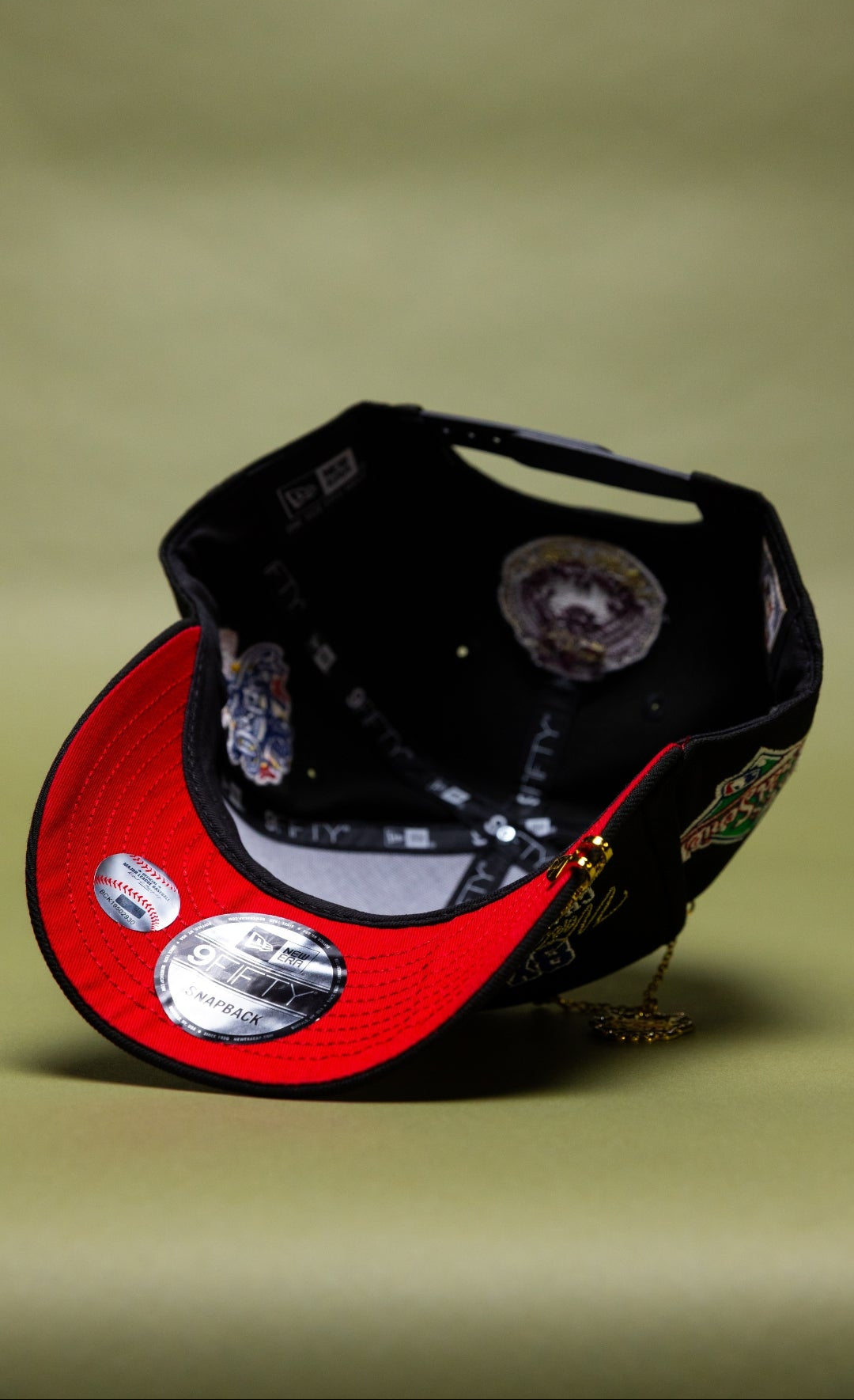 NEW ERA EXCLUSIVE 9FIFTY BLACK LOS ANGELES DODGERS SNAPBACK W/ WORLD SERIES EMBROIDERY PATCHES