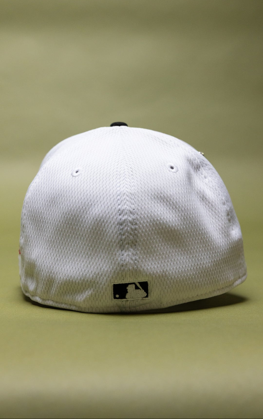 NEW ERA EXCLUSIVE 59FIFTY PEARL WHITE HOUSTON ASTROS W/ ASTRODOME SIDE PATCH