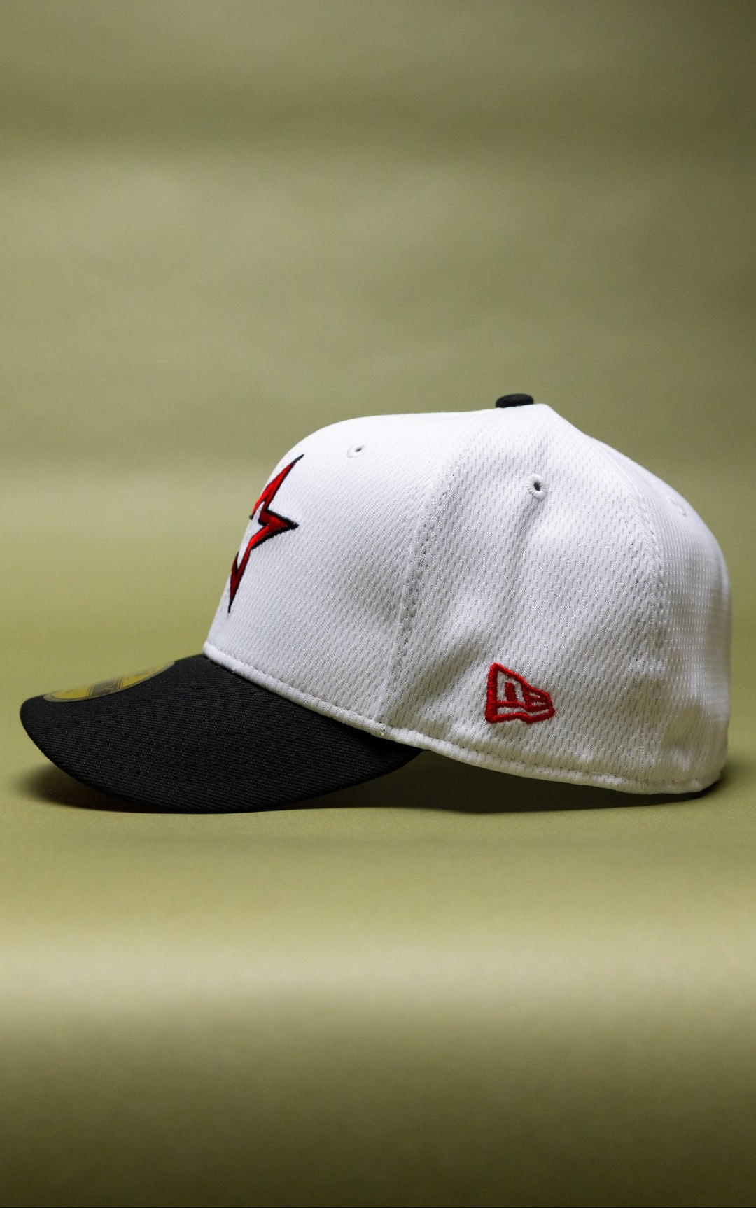 NEW ERA EXCLUSIVE 59FIFTY PEARL WHITE HOUSTON ASTROS W/ ASTRODOME SIDE PATCH