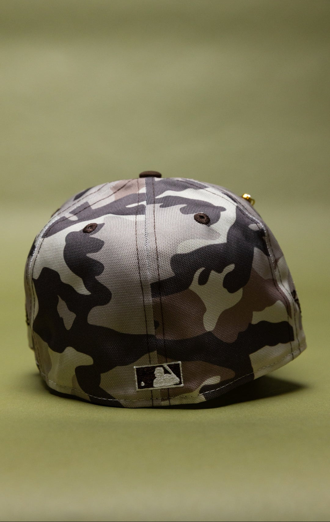 NEW ERA EXCLUSIVE 59FIFTY GREY CAMO SAN DIEGO PADRES W/ PADRES LOGO SIDE PATCH
