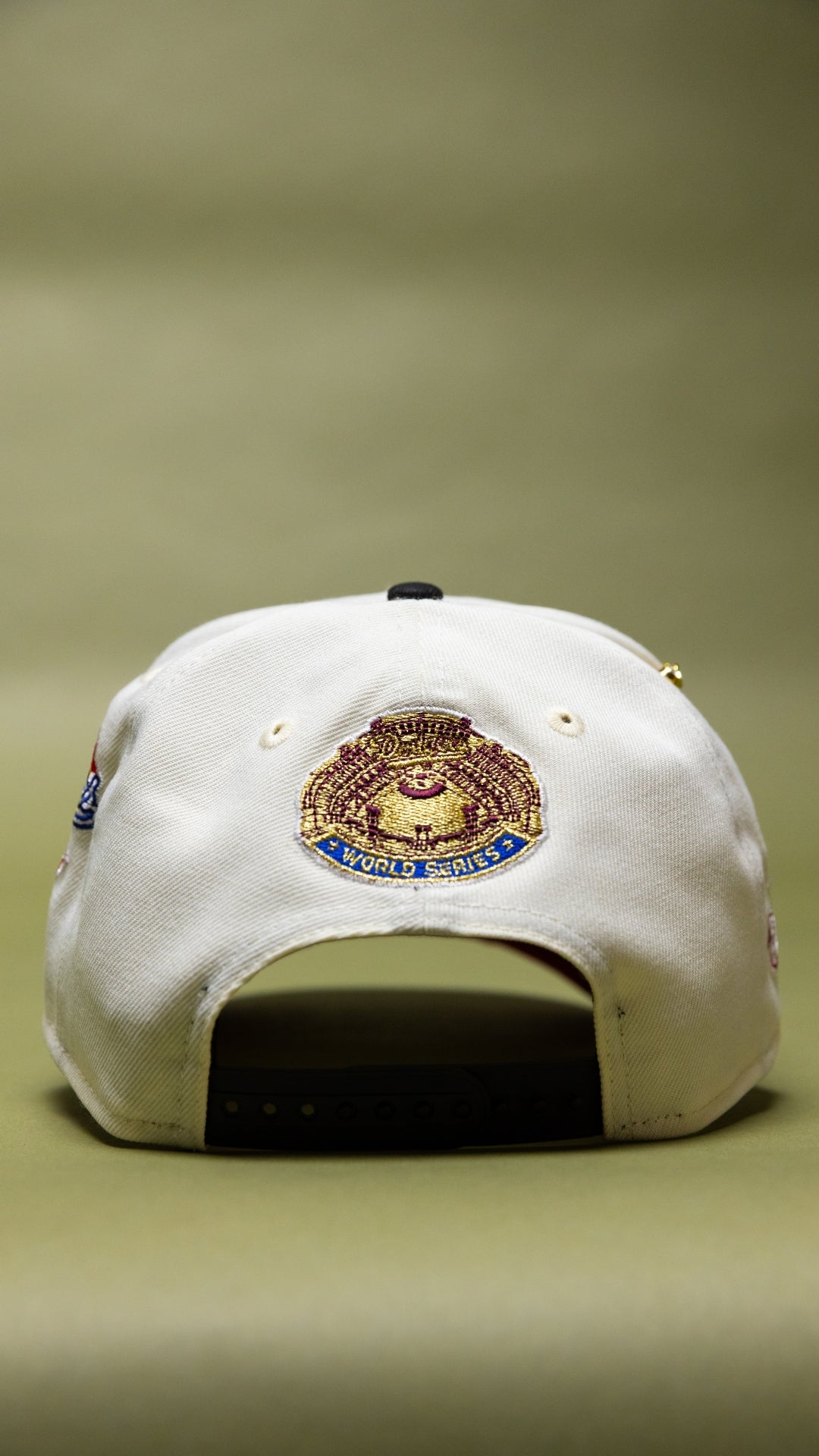 NEW ERA EXCLUSIVE 9FIFTY CHROME/BLACK LOS ANGELES DODGERS SNAPBACK W/ WORLD SERIES EMBROIDERY PATCHES