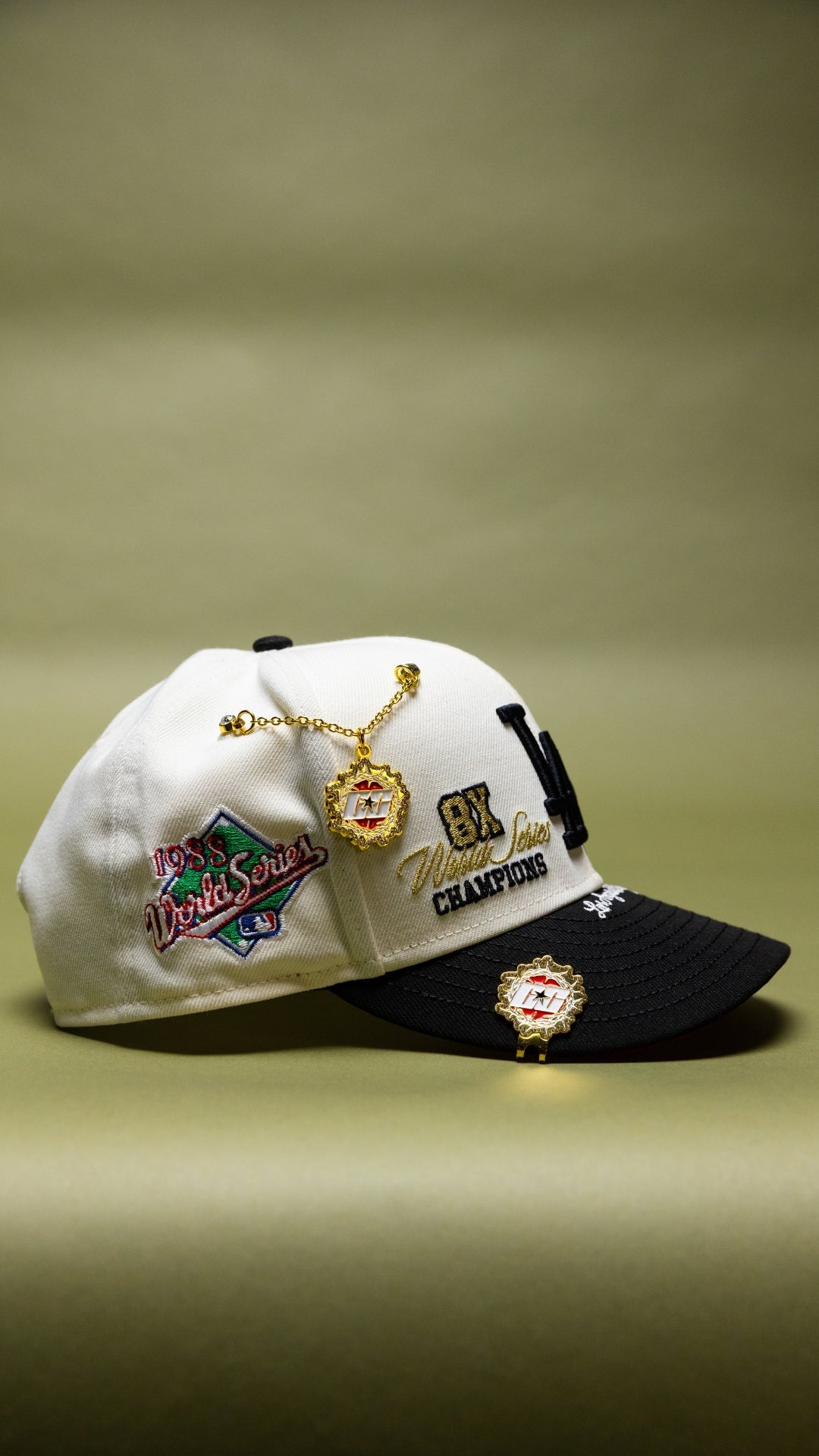 NEW ERA EXCLUSIVE 9FIFTY CHROME/BLACK LOS ANGELES DODGERS SNAPBACK W/ WORLD SERIES EMBROIDERY PATCHES