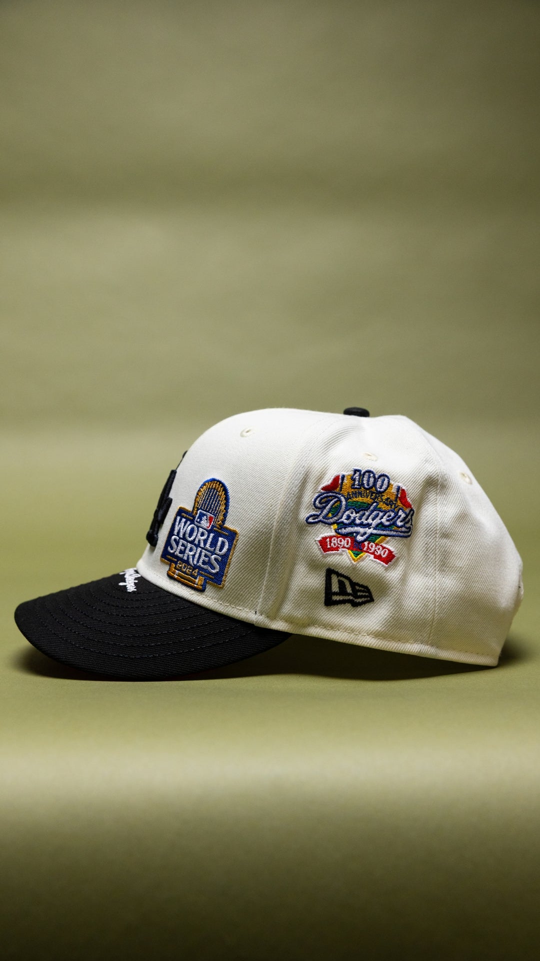 NEW ERA EXCLUSIVE 9FIFTY CHROME/BLACK LOS ANGELES DODGERS SNAPBACK W/ WORLD SERIES EMBROIDERY PATCHES