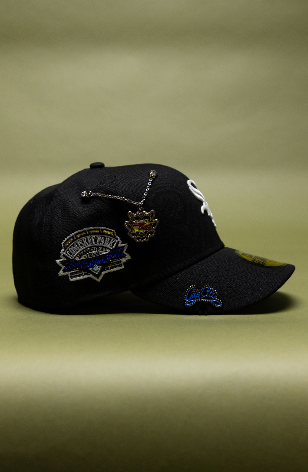 NEW ERA EXCLUSIVE 59FIFTY BLACK CHICAGO WHITE SOX W/ COMISKEY PARK SIDE PATCH