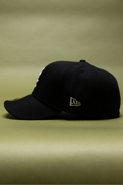 NEW ERA EXCLUSIVE 59FIFTY BLACK CHICAGO WHITE SOX W/ COMISKEY PARK SIDE PATCH