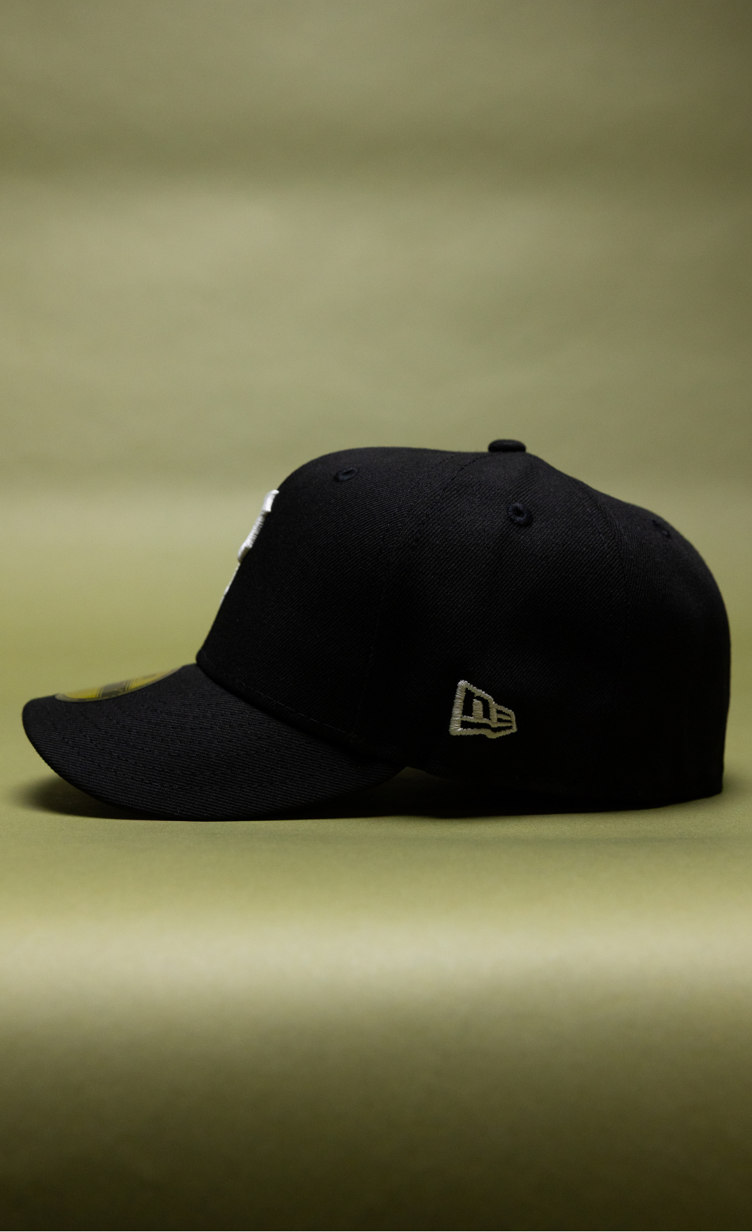 NEW ERA EXCLUSIVE 59FIFTY BLACK PITTSBURGH PIRATES W/ 76TH WORLD SERIES SIDE PATCH