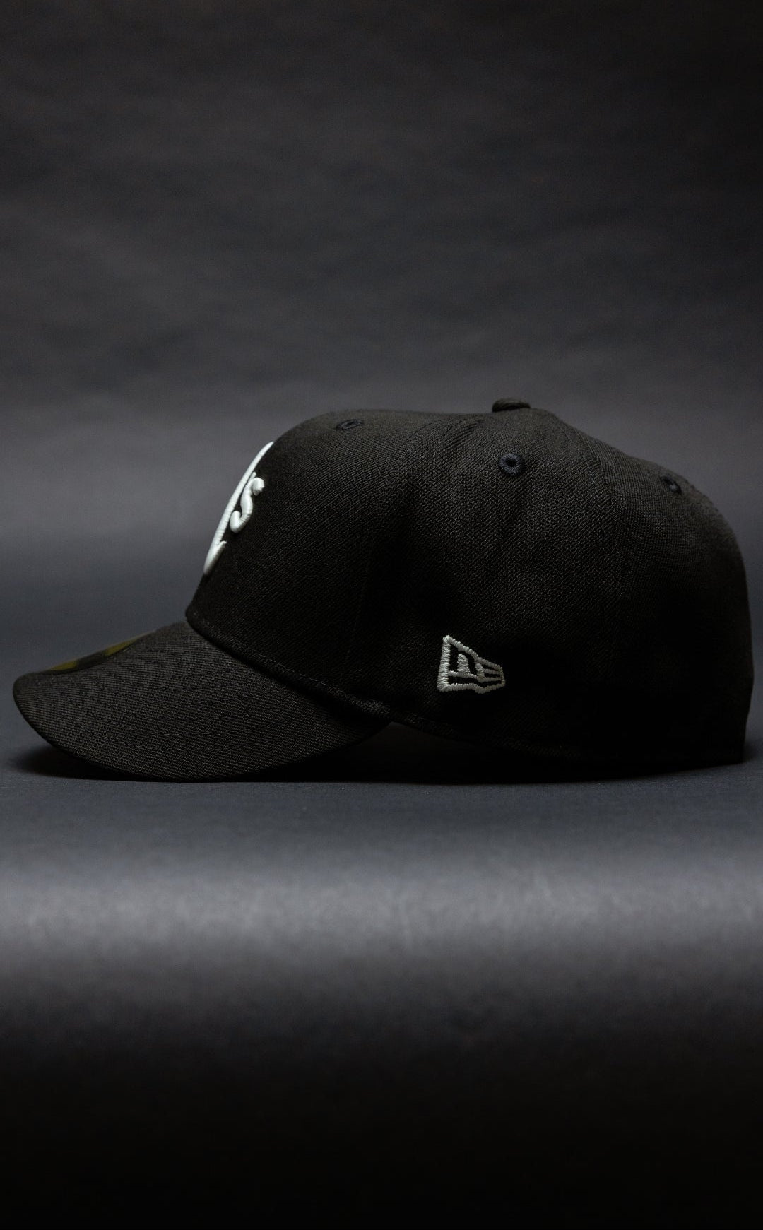 NEW ERA EXCLUSIVE 59FIFTY BLACK OAKLAND ATHLETICS W/ "BATTLE OF THE BAY" SIDE PATCH