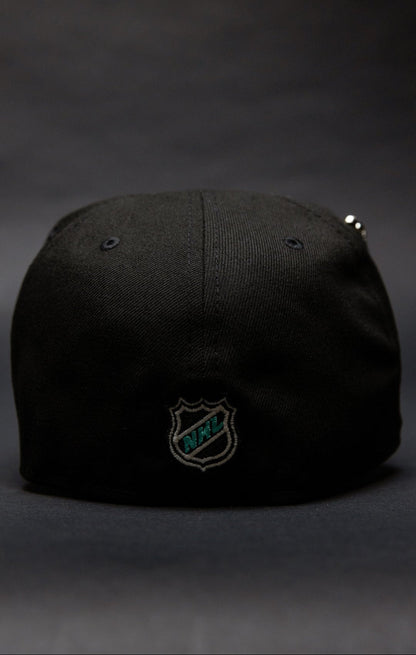 NEW ERA EXCLUSIVE 59FIFTY BLACK CHICAGO BLACKHAWKS W/ CHICAGO STADIUM SIDE PATCH
