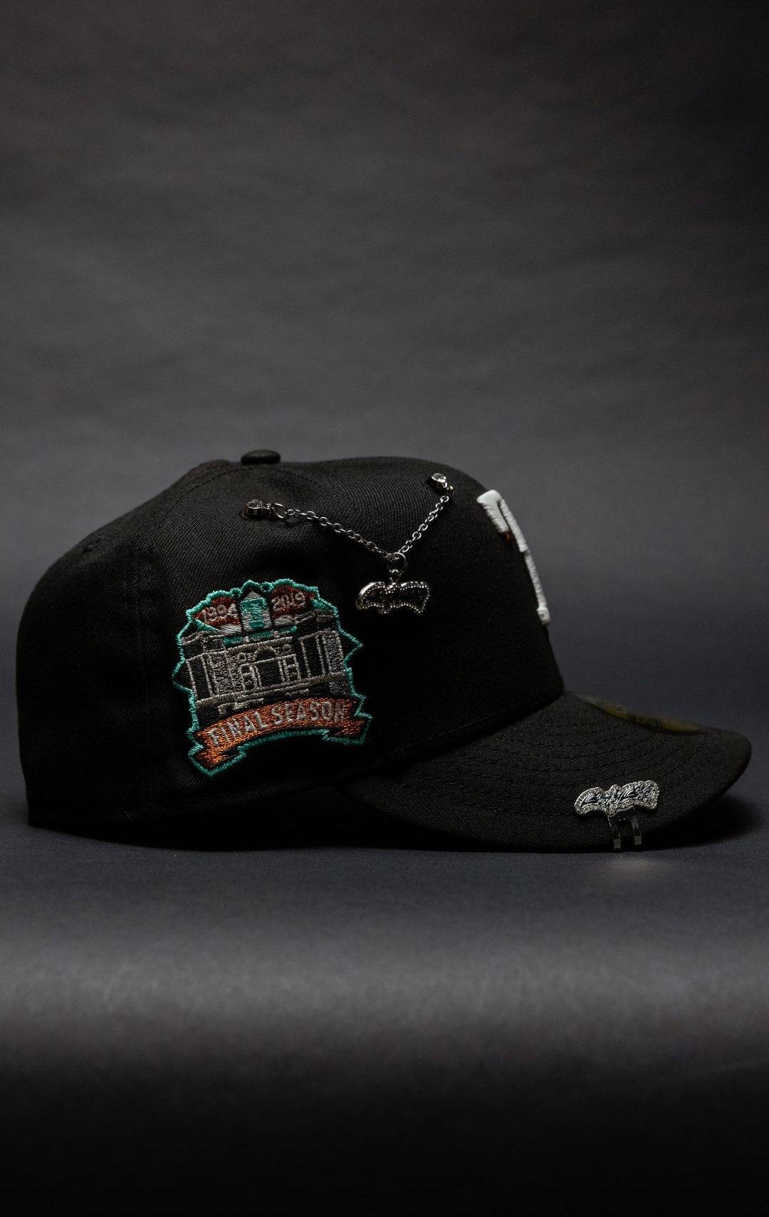 NEW ERA EXCLUSIVE 59FIFTY BLACK TEXAS RANGERS W/ FINAL SEASON SIDE PATCH