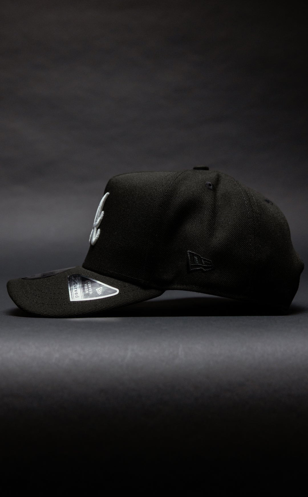 NEW ERA 9FIFTY A-FRAME BLACK ATLANTA BRAVES SNAPBACK W/ 1992 WORLD SERIES SIDE PATCH