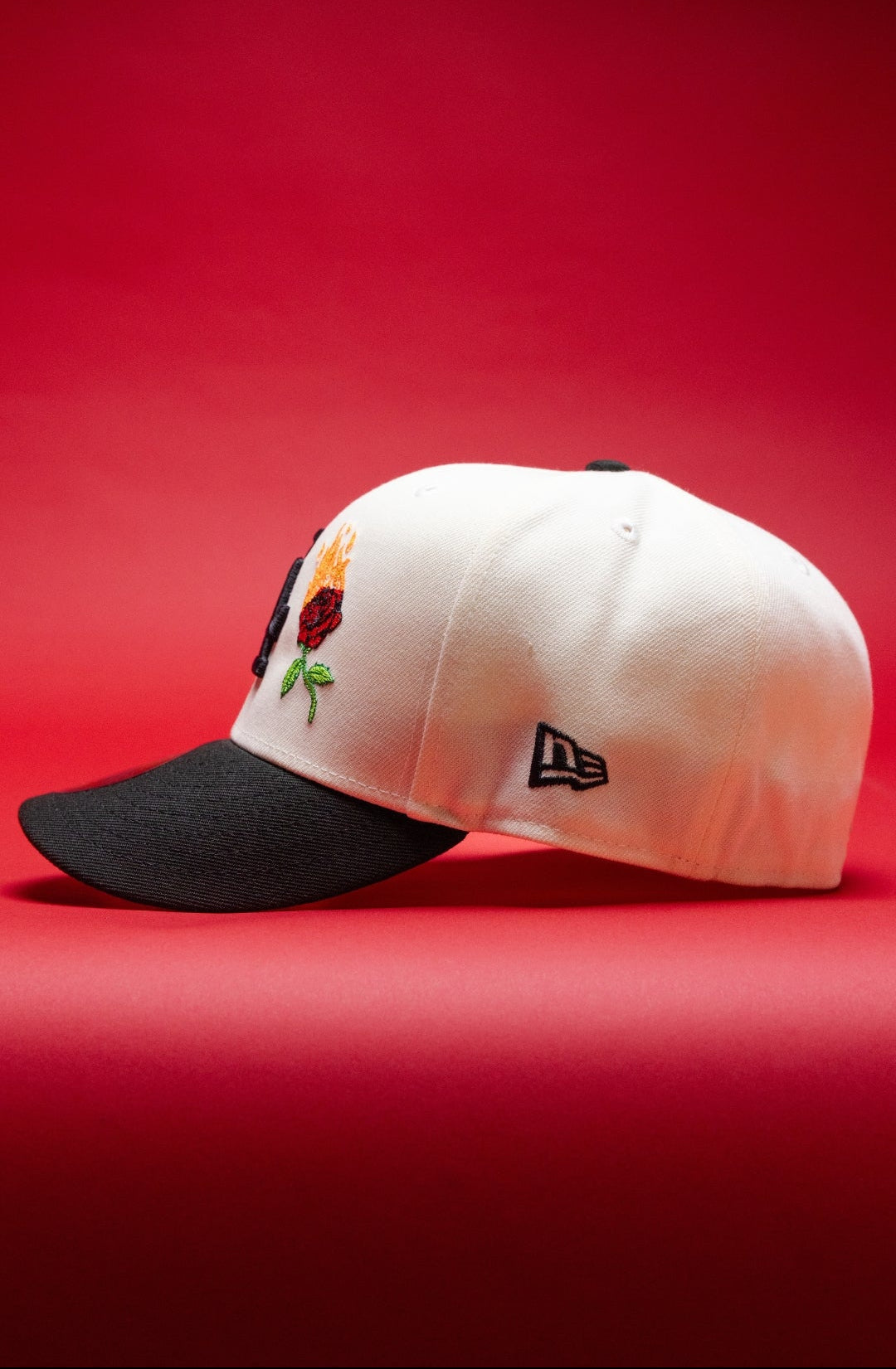 NEW ERA EXCLUSIVE 59FIFTY CHROME/BLACK LOS ANGELES DODGERS W/ BURNT ROSES + 2024 WORLD SERIES SIDE PATCH