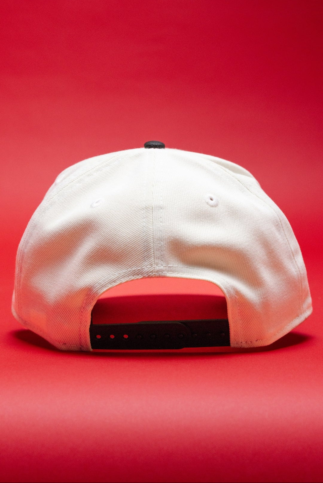 NEW ERA 9FIFTY A-FRAME CHROME/BLACK UPSIDE DOWN SAN FRANCISCO GIANTS SNAPBACK W/ 25TH ANNIVERSARY SIDE PATCH
