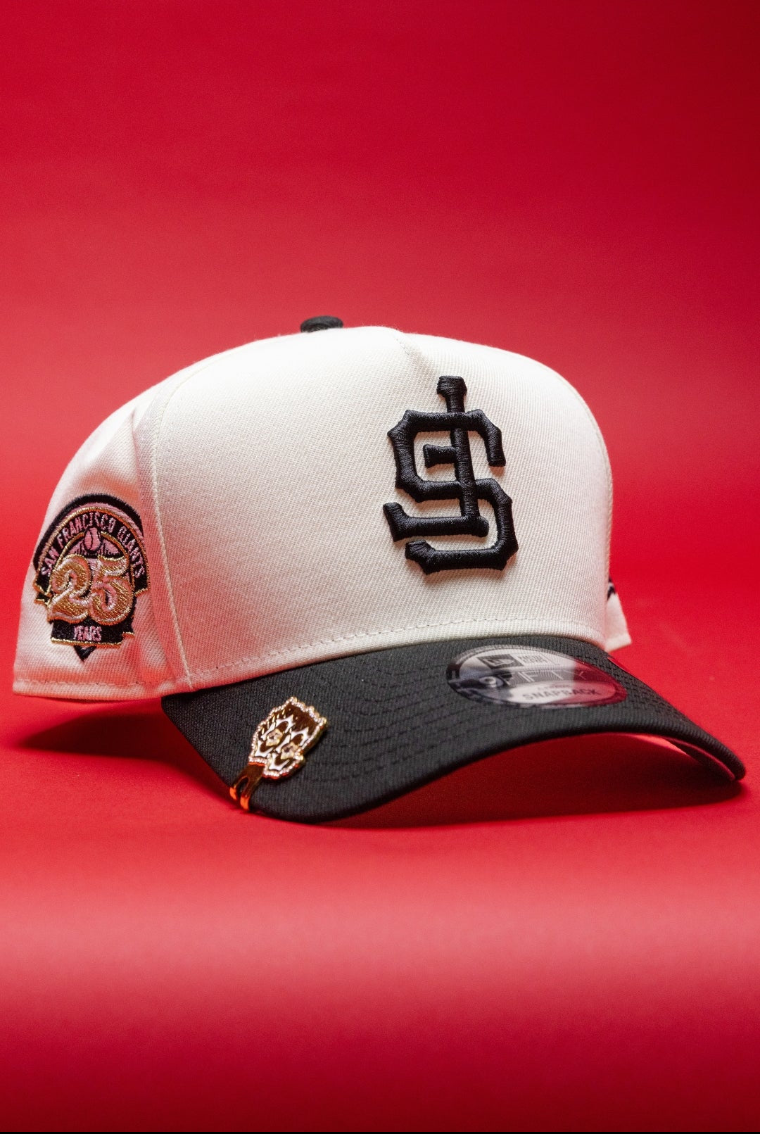 NEW ERA 9FIFTY A-FRAME CHROME/BLACK UPSIDE DOWN SAN FRANCISCO GIANTS SNAPBACK W/ 25TH ANNIVERSARY SIDE PATCH