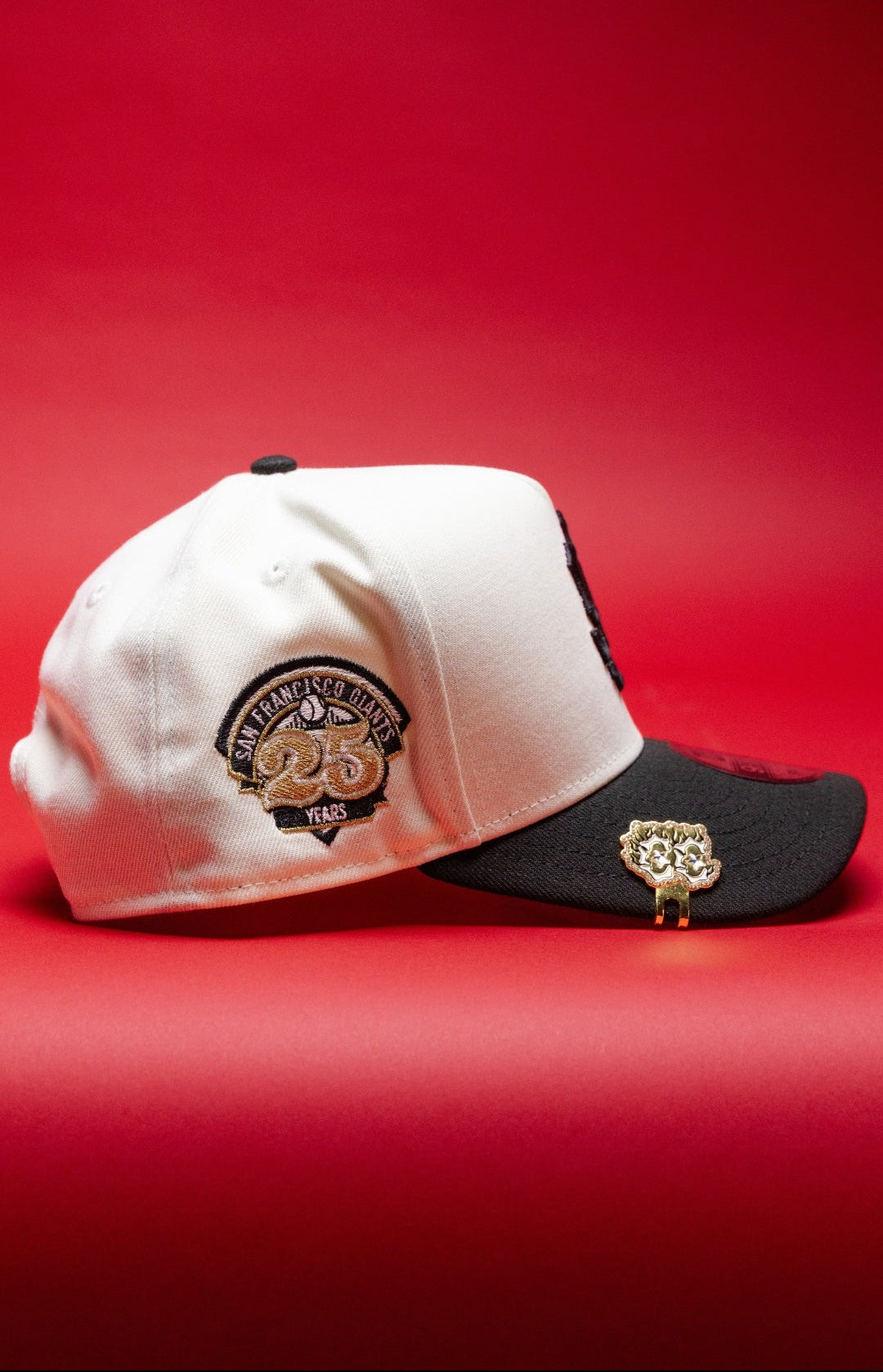NEW ERA 9FIFTY A-FRAME CHROME/BLACK UPSIDE DOWN SAN FRANCISCO GIANTS SNAPBACK W/ 25TH ANNIVERSARY SIDE PATCH