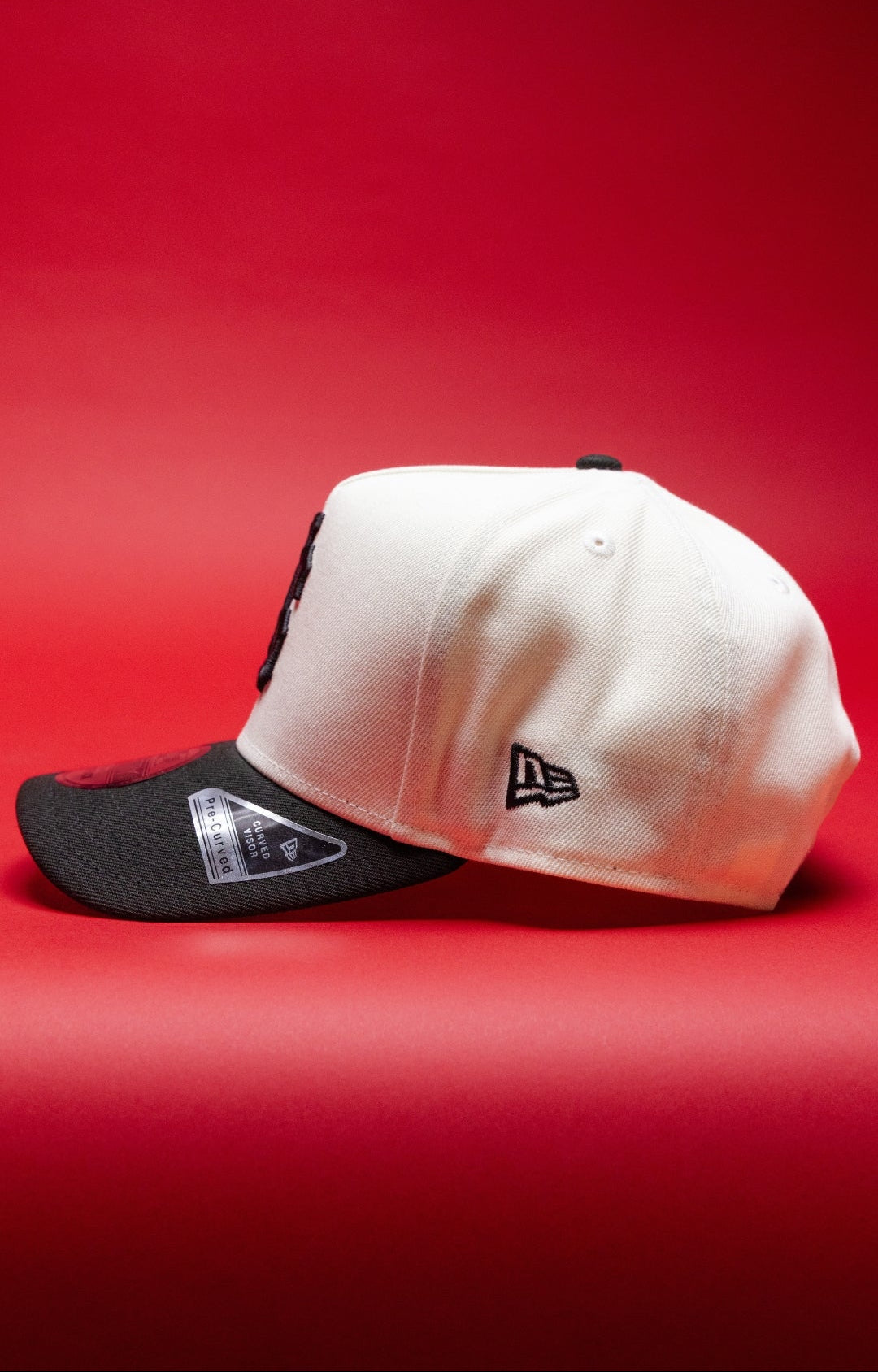 NEW ERA 9FIFTY A-FRAME CHROME/BLACK UPSIDE DOWN SAN FRANCISCO GIANTS SNAPBACK W/ 25TH ANNIVERSARY SIDE PATCH