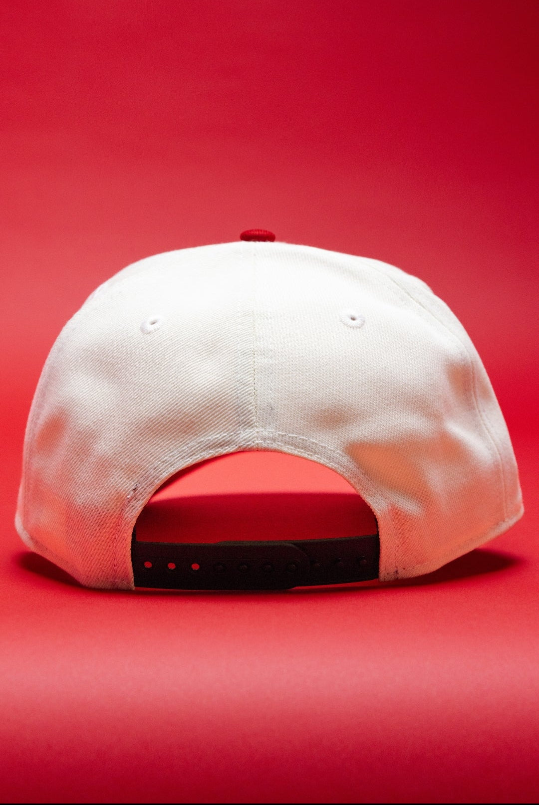 NEW ERA 9FIFTY A-FRAME CHROME/BLACK LOS ANGELES LAKERS SNAPBACK W/ LAKERS LOGO SIDE PATCH