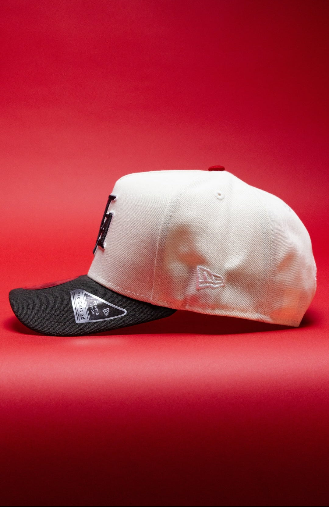 NEW ERA 9FIFTY A-FRAME CHROME/BLACK LOS ANGELES LAKERS SNAPBACK W/ LAKERS LOGO SIDE PATCH