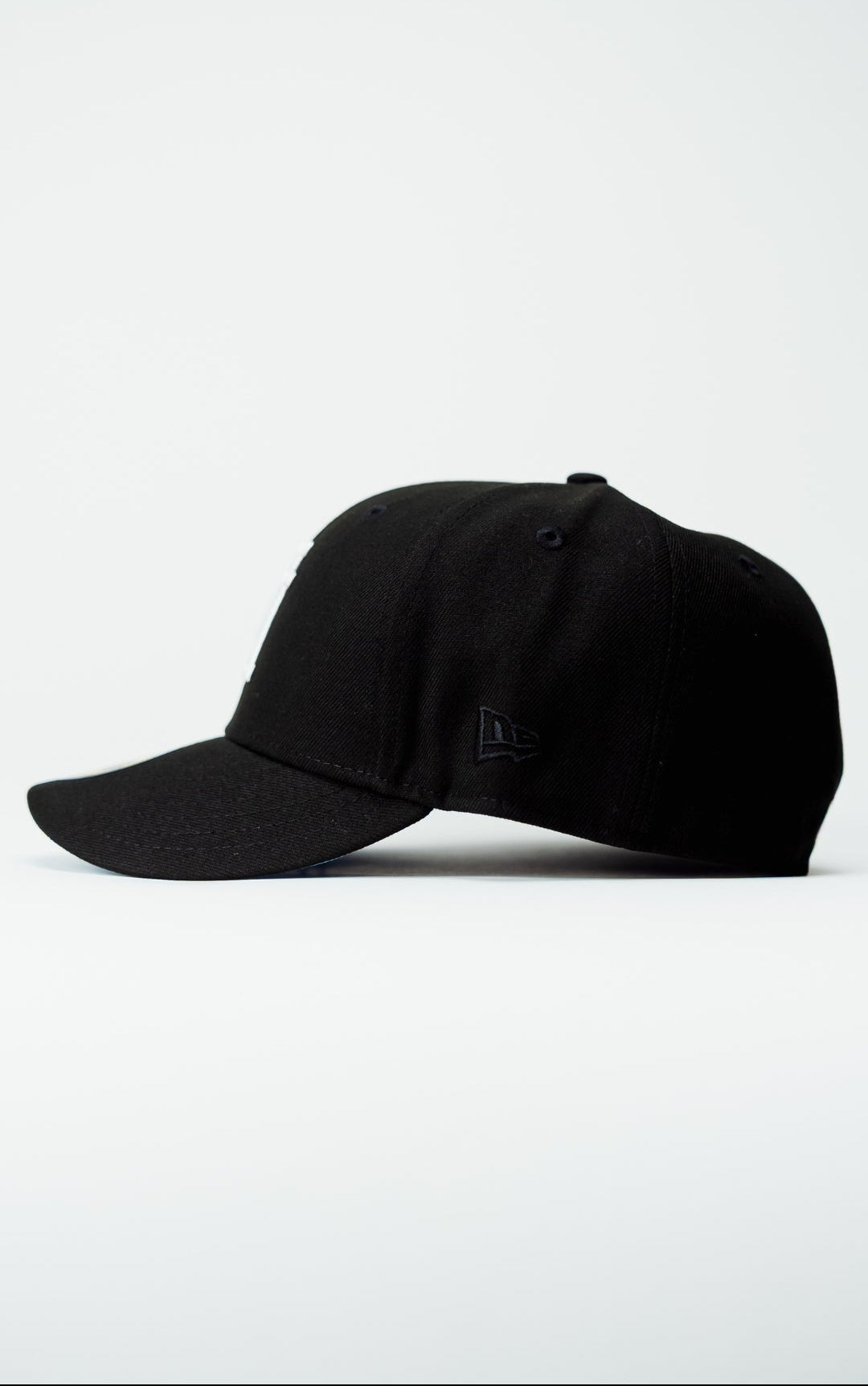 NEW ERA EXCLUSIVE 59FIFTY BLACK UPSIDE DOWN LOS ANGELES DODGERS W/ "JACKIE ROBINSON" SIDE PATCH