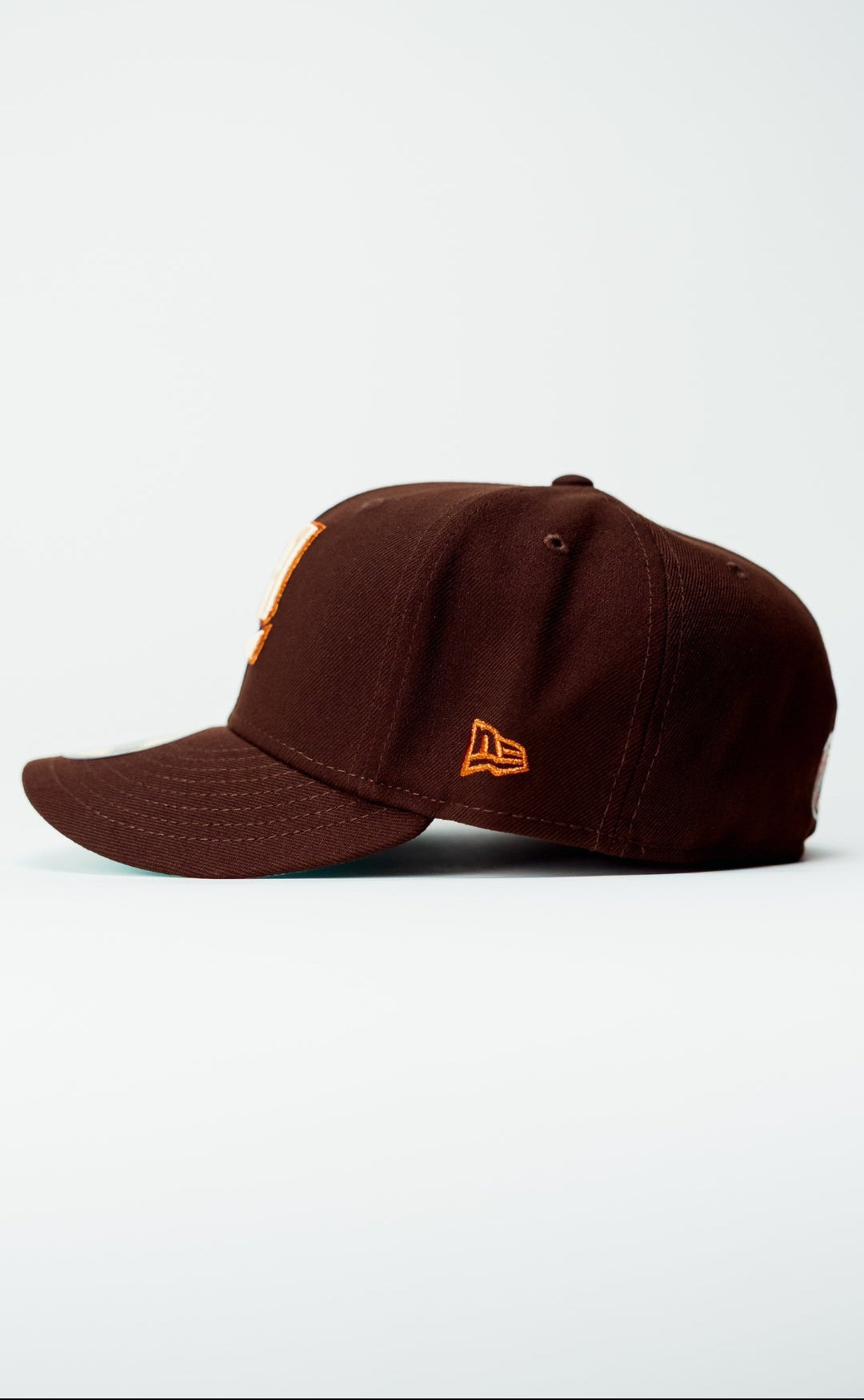 NEW ERA EXCLUSIVE 59FIFTY DARK BROWN LOS ANGELES KINGS W/ ALL STAR SIDE PATCH