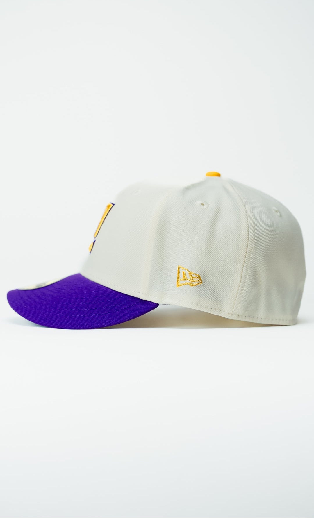 NEW ERA EXCLUSIVE 59FIFTY CHROME/PURPLE LOS ANGELES KINGS W/ STAPLES CENTER SIDE PATCH