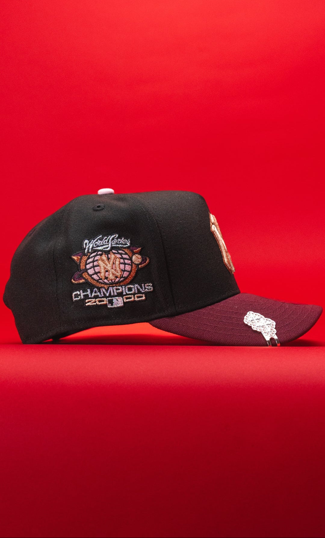 NEW ERA 9FIFTY A-FRAME BLACK/BURGUNDY NEW YORK YANKEES SNAPBACK W/ 2000 WORLD CHAPMIONS SIDE PATCH