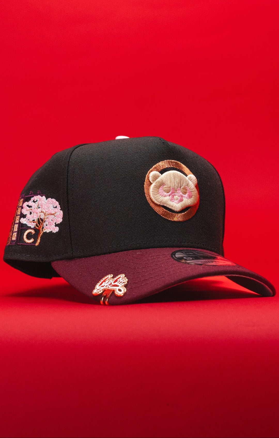 NEW ERA 9FIFTY A-FRAME BLACK/BURGUNDY CHICAGO CUBS SNAPBACK W/ TOKYO SERIES SIDE PATCH